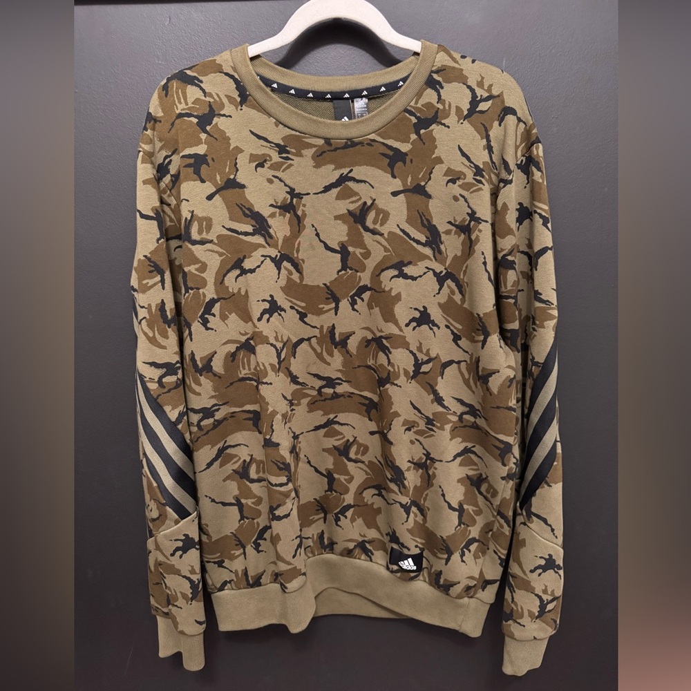 Men’s adidas crewneck, L